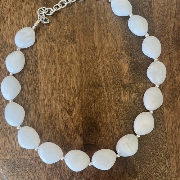 NWOT-20in White Stone with Silver Beads Necklace - Picture 1 of 3